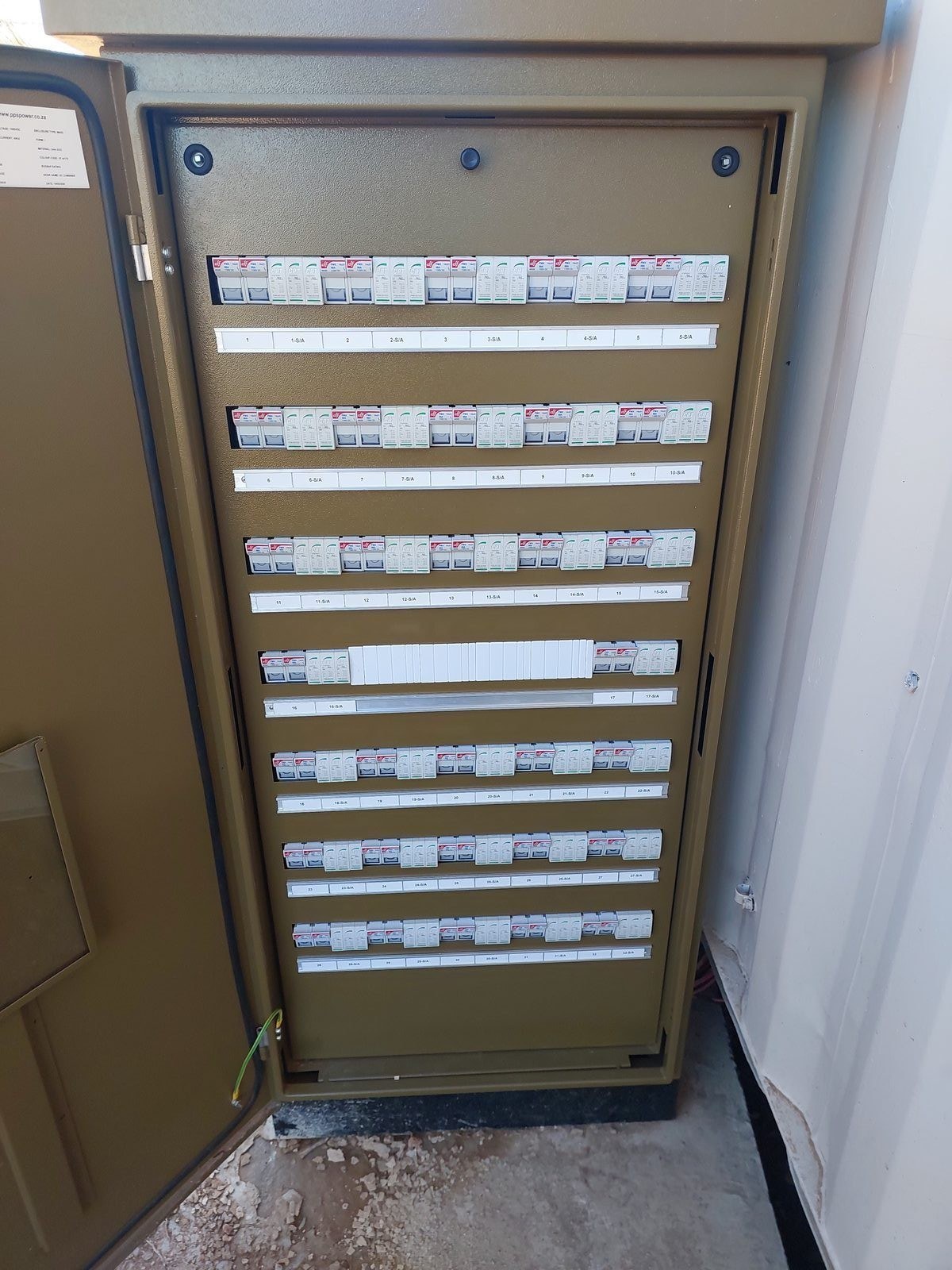 Large Farm Hybrid - 300 kVA