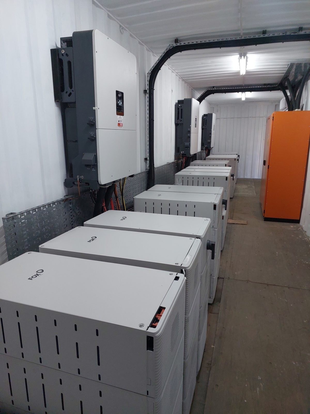 Large Farm Hybrid - 300 kVA